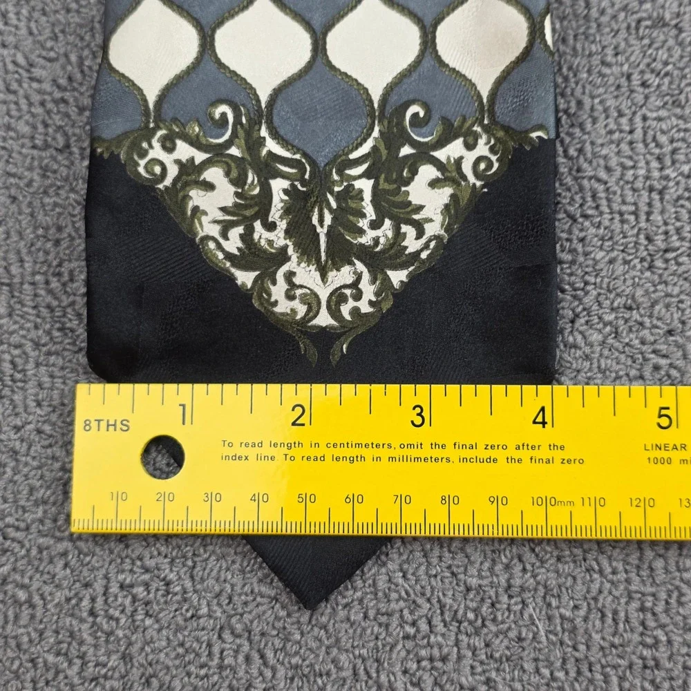 Georgio Gentelli Uomo Necktie Mens Black Baroque Medallion Silk Hand Made OS